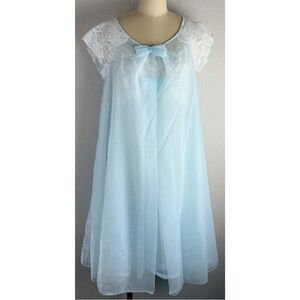 Vintage 50’s 60’s Vanity Fair Nylon/ Lace Peignoir Set Nightgown and Robe Small